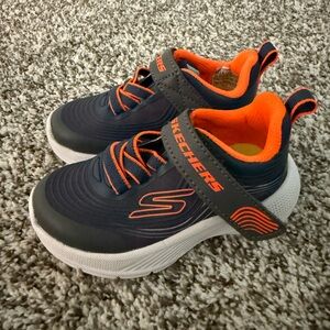 Skechers  Young Kids Blue and Orange Sneakers Size 6 NWT